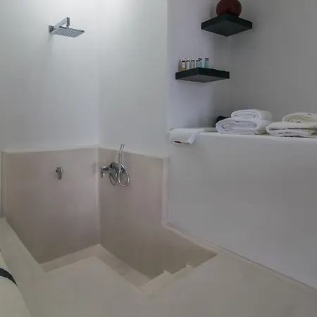 Uncle's Luxury Jacuzzi