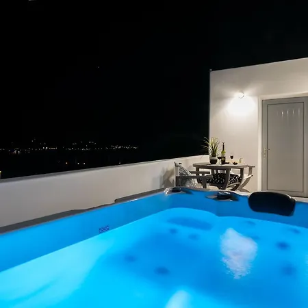 Uncle's Luxury Jacuzzi Daire Adamantas (Milos)