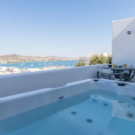 Uncle's Luxury Jacuzzi Apartment