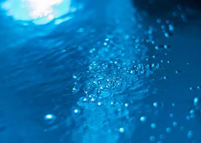 Uncle's Luxury Jacuzzi Adamantas (Milos)