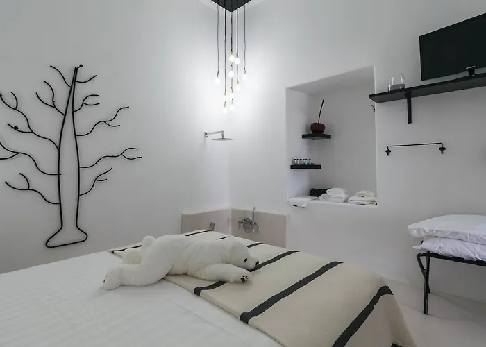 Uncle's Luxury Jacuzzi * Adamantas (Milos)