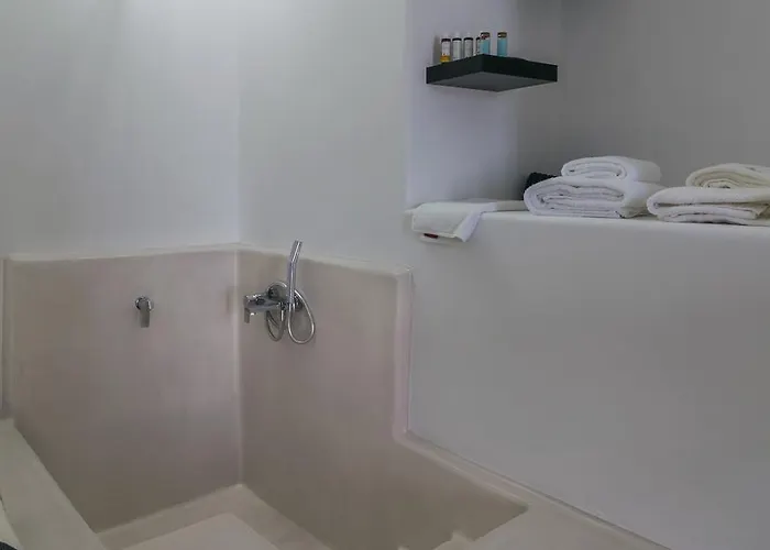 Uncle's Luxury Jacuzzi